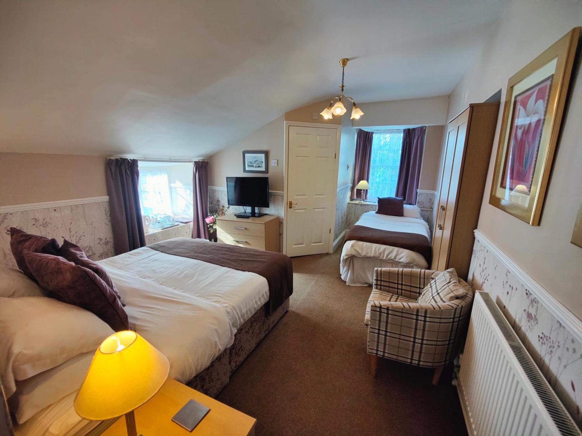 The Pack O' Cards Hotell Combe Martin Exteriör bild